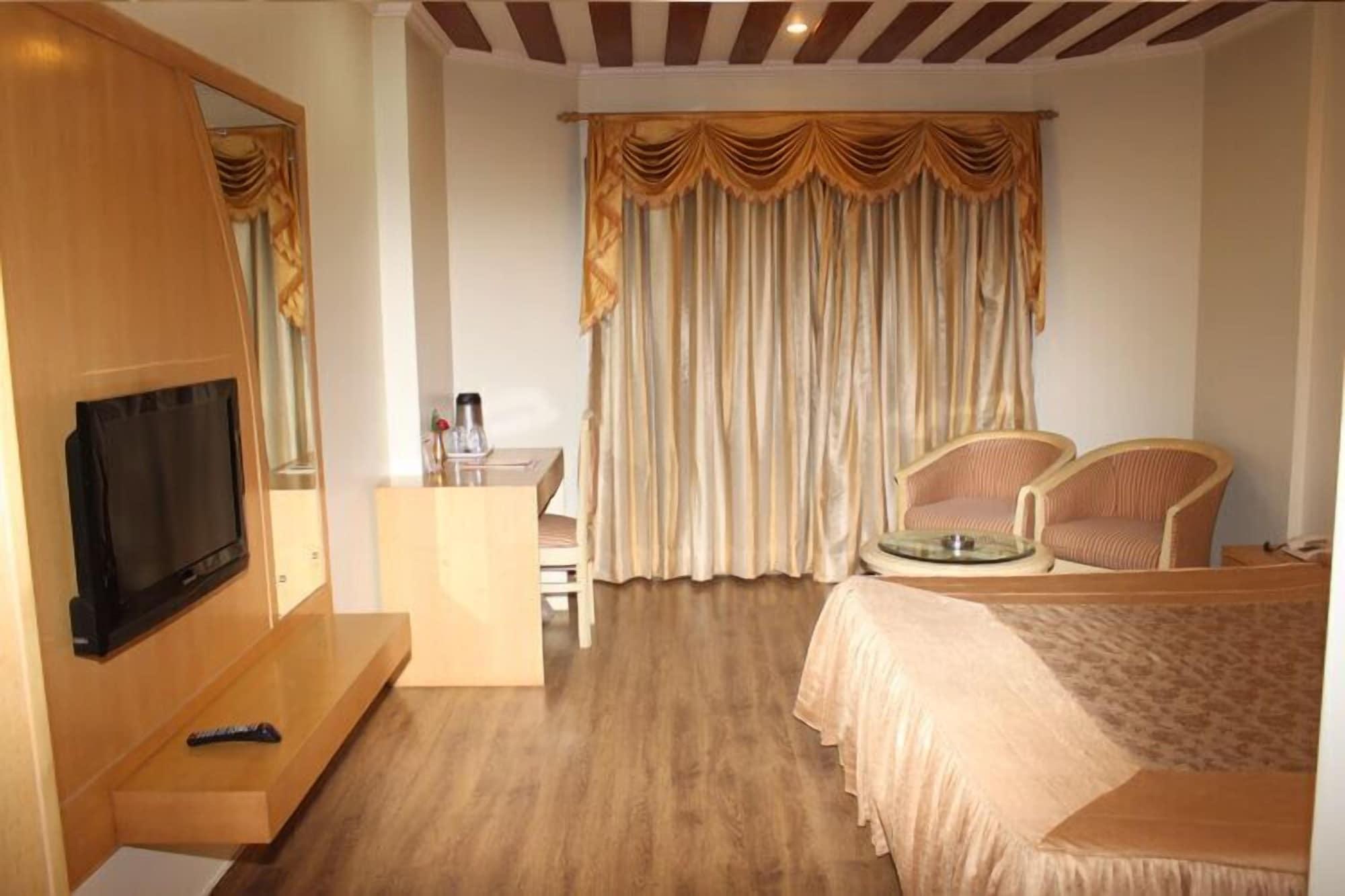 Hotel Vaibhav Benares Buitenkant foto