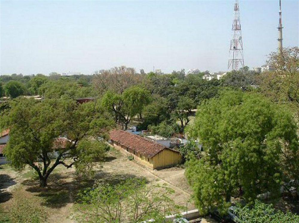Hotel Vaibhav Benares Buitenkant foto