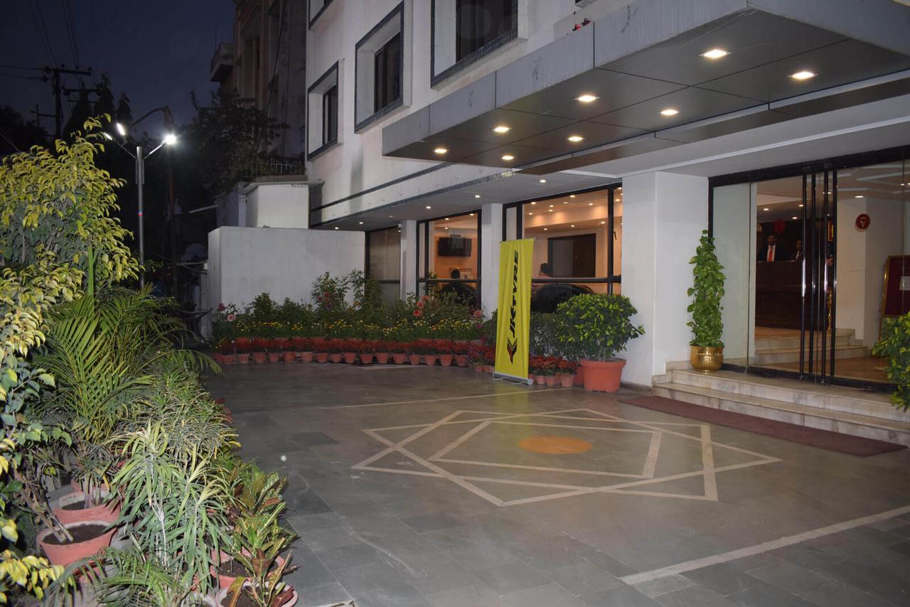 Hotel Vaibhav Benares Buitenkant foto