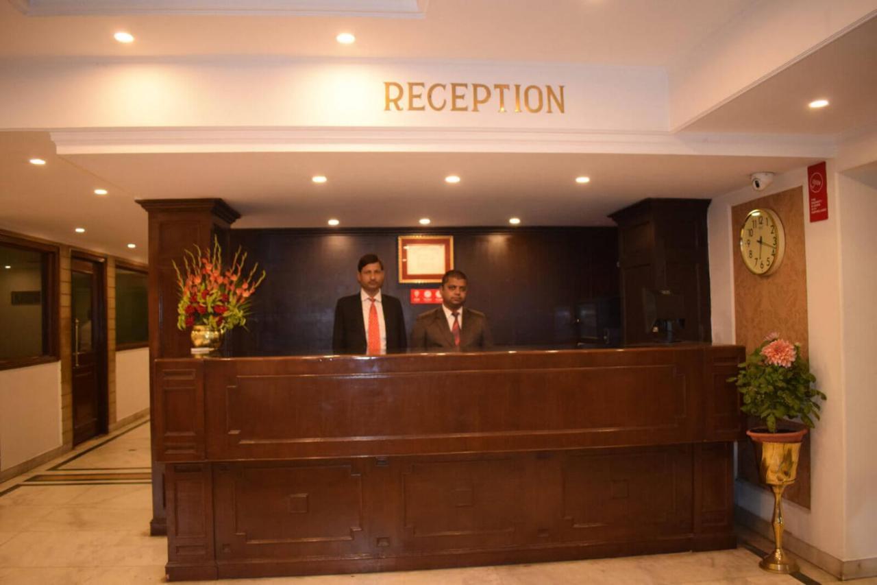 Hotel Vaibhav Benares Buitenkant foto